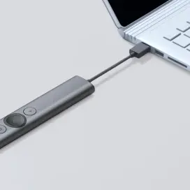 Презентер Logitech Spotlight